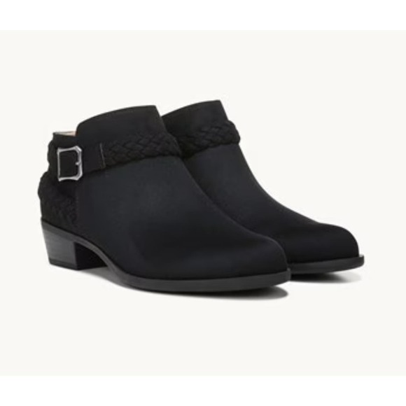 "LifeStride Women's Adriana Ankle Boot, Size 11, Black" - Picture 2 of 8